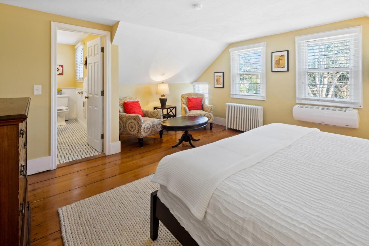 Bed and Breakfast The Parsonage East Orleans Экстерьер фото