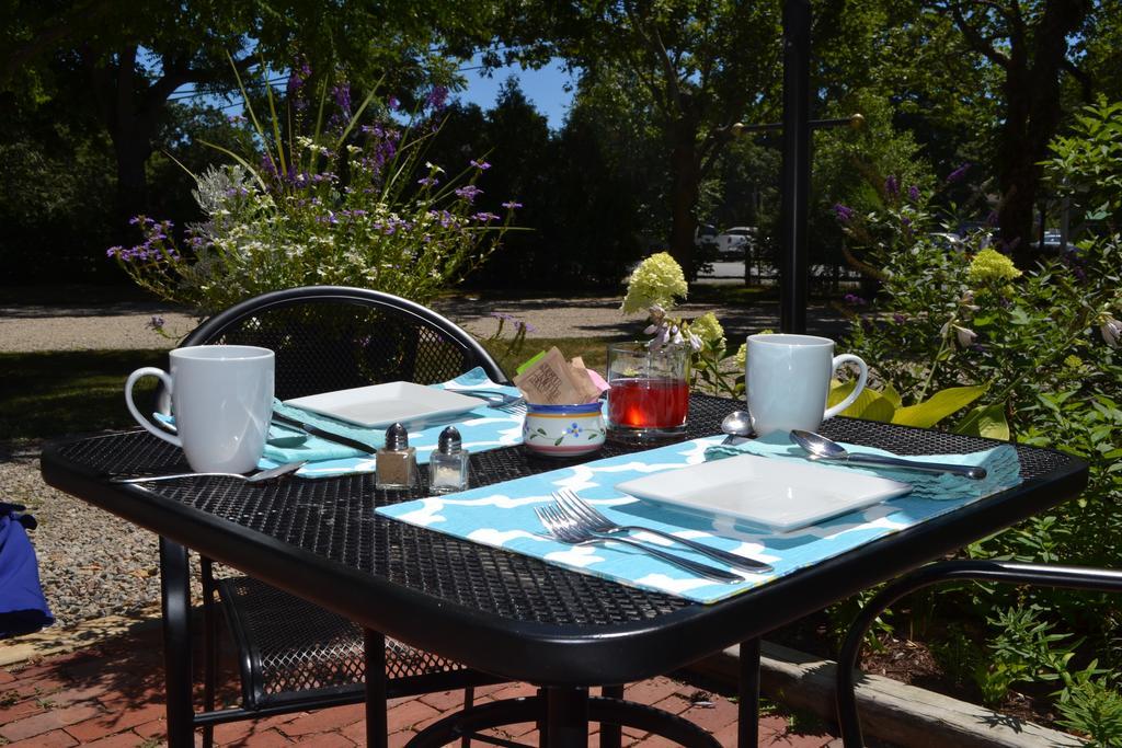 Bed and Breakfast The Parsonage East Orleans Экстерьер фото
